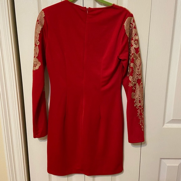 Gianni Bini Women’s fitted red long sleeve dress - Picture 4 of 4